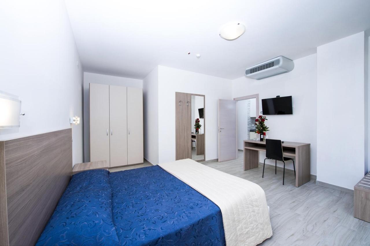 Ciccio Hotel Misano Adriatico Exterior photo